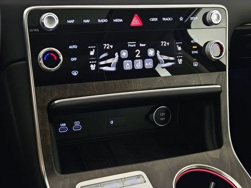 Used 2025 Genesis GV80 2.5T Prestige image 15