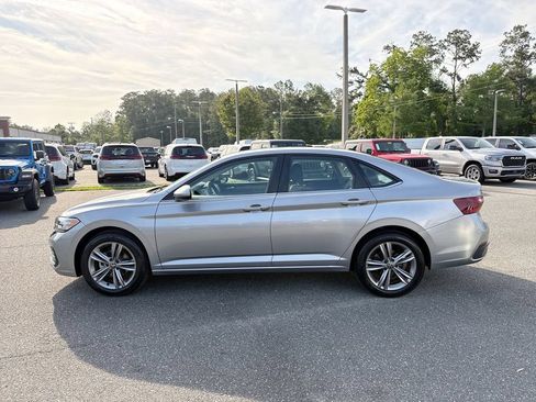 Used 2024 Volkswagen Jetta SE FWD image 7