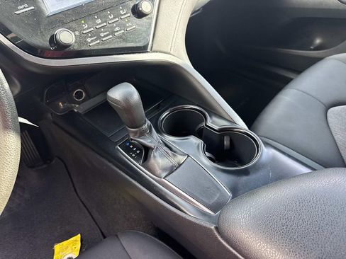 Used 2018 Toyota Camry LE FWD image 26