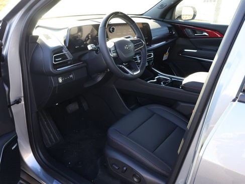 New 2026 Chevrolet Traverse Z71 w/ Enhanced Driving Package image 14