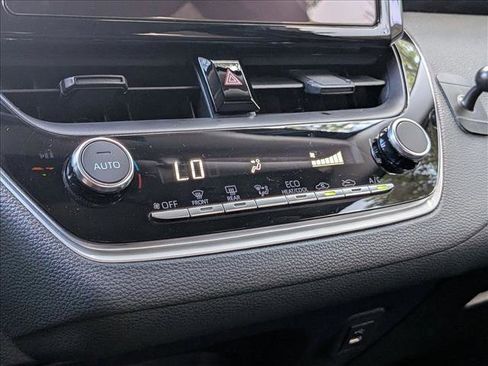 Used 2025 Toyota Corolla LE image 8