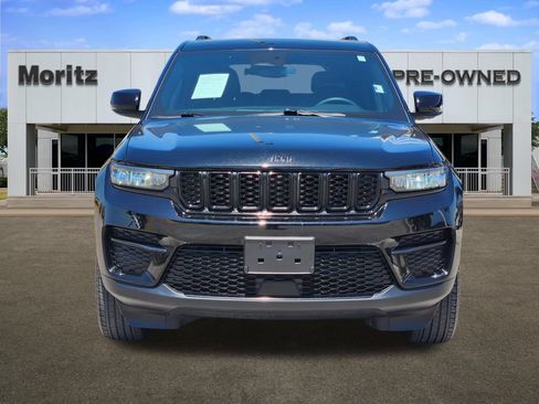 Used 2024 Jeep Grand Cherokee Altitude AWD/4WD image 2