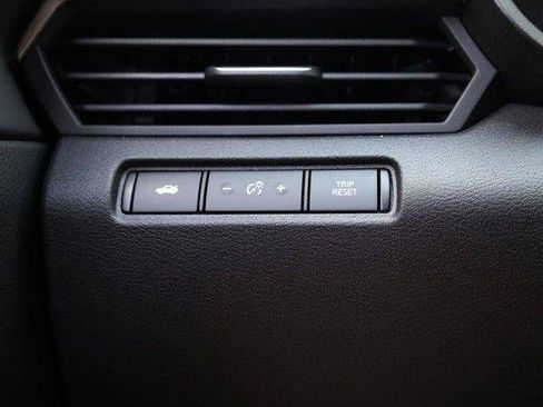 Used 2025 Nissan Altima 2.5 SV FWD image 18