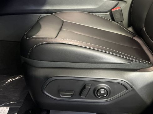 New 2025 Jeep Grand Cherokee Limited image 12