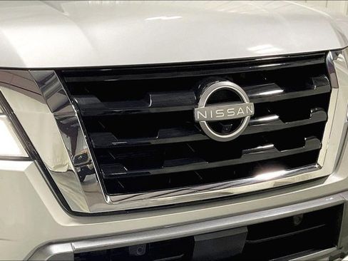 Used 2024 Nissan Armada SL image 31