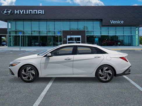New 2026 Hyundai Elantra Limited FWD image 3