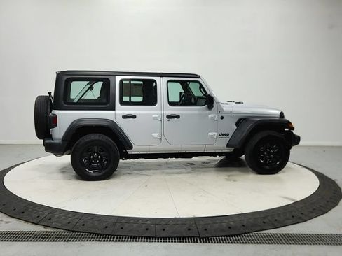 Used 2024 Jeep Wrangler Unlimited Sport AWD/4WD image 9