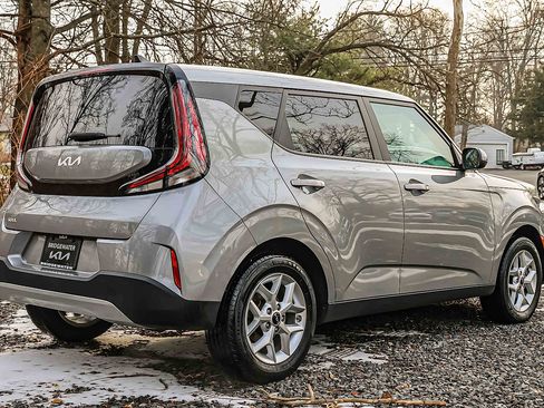 Certified 2023 Kia Soul LX w/ LX Technology Package image 6