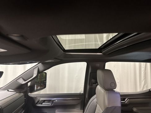 Used 2024 Chevrolet Silverado 1500 ZR2 w/ Technology Package image 32