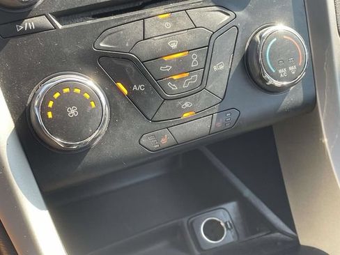 Used 2014 Ford Fusion SE w/ Equipment Group 202A FWD image 29