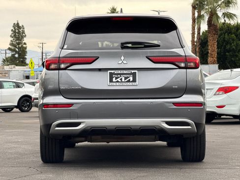 Used 2024 Mitsubishi Outlander SE Black Edition image 4