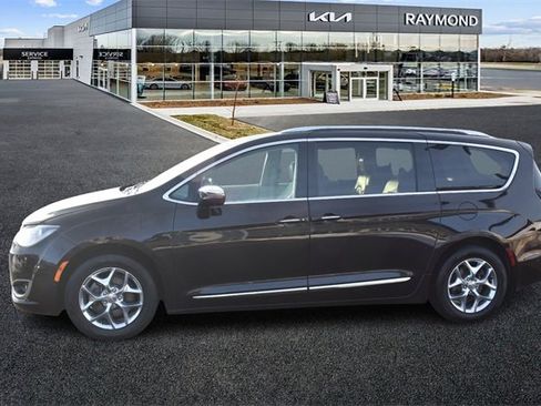 Used 2018 Chrysler Pacifica Limited w/ Advanced Safetytec Group image 6