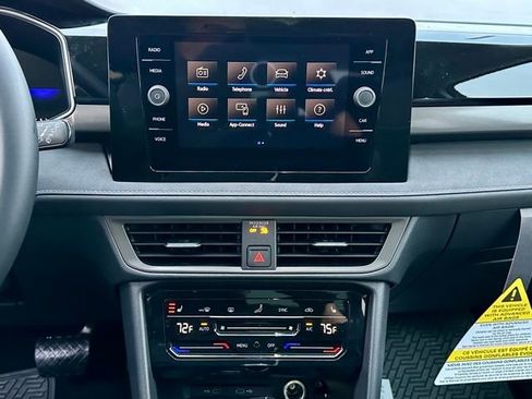New 2026 Volkswagen Taos SE AWD/4WD image 22