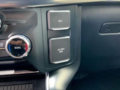 Used 2025 Ford F150 Raptor image 33