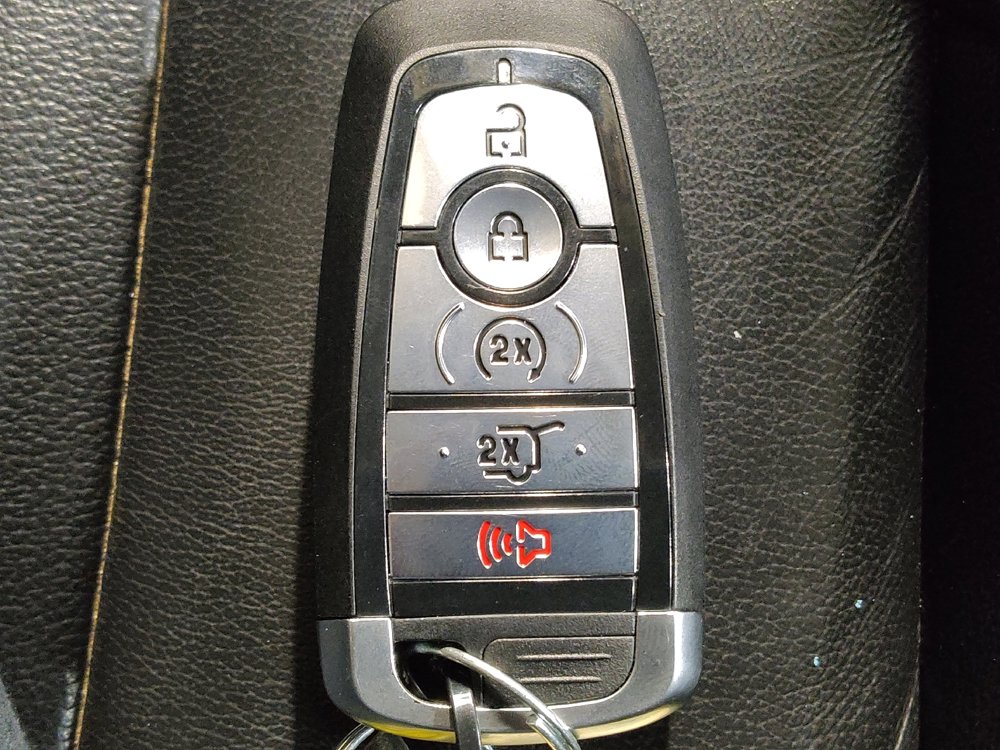 Used 2022 Ford Edge Titanium AWD/4WD image 32