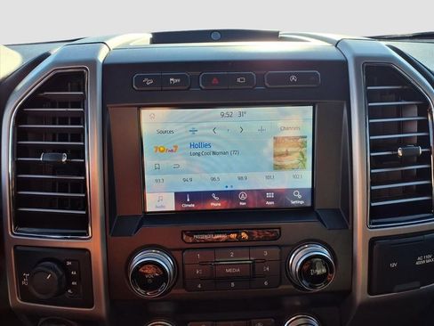 Used 2019 Ford F150 Platinum w/ Equipment Group 701A Luxury image 12