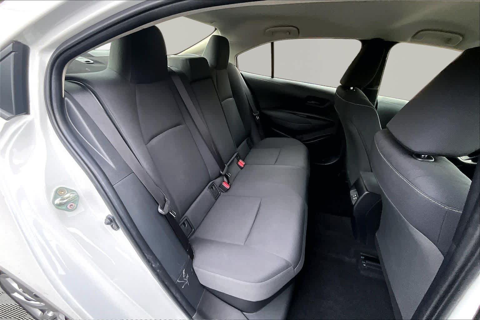 Used 2025 Toyota Corolla LE FWD image 20
