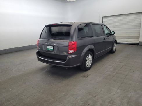 Used 2019 Dodge Grand Caravan SE w/ UConnect Hands-Free Group FWD image 9