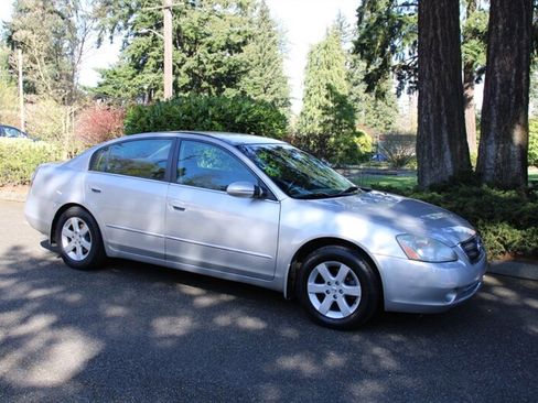 Used 2004 Nissan Altima 2.5 S w/ Convenience Pkg image 2