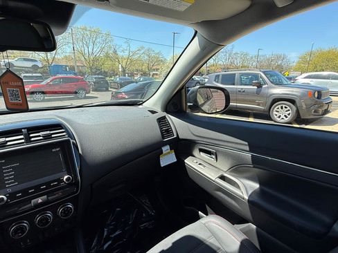 Used 2025 Mitsubishi Outlander Sport ES image 18