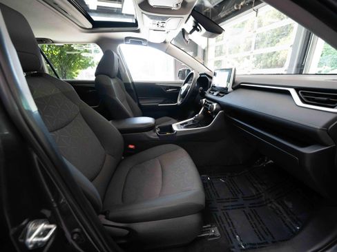 Used 2024 Toyota RAV4 XLE w/ Convenience Package FWD image 27