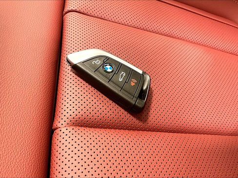 New 2026 BMW 330i xDrive Sedan w/ M Sport Package AWD/4WD image 22