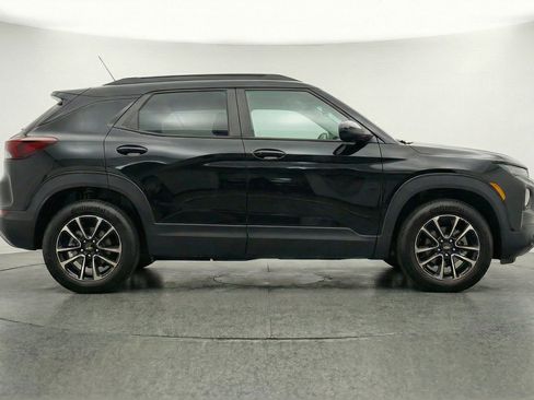 Used 2025 Chevrolet TrailBlazer LT FWD image 11