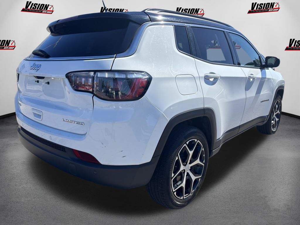 Used 2024 Jeep Compass Limited AWD/4WD image 5