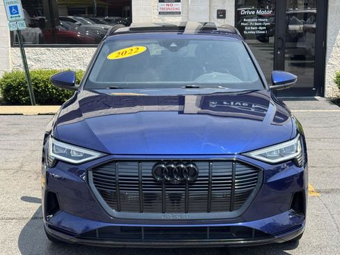 Used 2022 Audi e-tron Premium Plus w/ Premium Plus Package AWD/4WD image 21