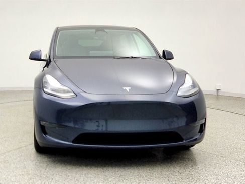 Used 2023 Tesla Model Y Long Range image 2