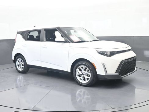 Used 2024 Kia Soul LX w/ Option Group 015 FWD image 8