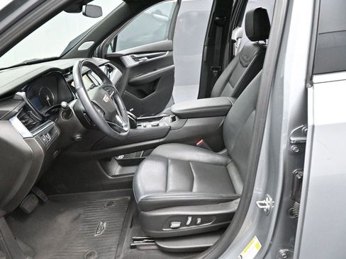 Certified 2024 Cadillac XT6 Premium Luxury w/ LPO, Floor Liner Package AWD/4WD image 15
