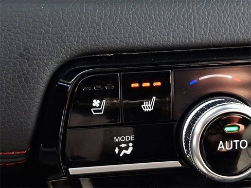 Certified 2025 Honda Pilot Black Edition image 25