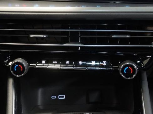 New 2026 Chevrolet Traverse LT w/ Midnight/Sport Edition AWD/4WD image 20