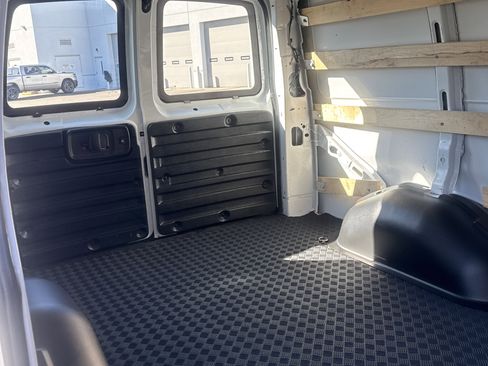 Used 2024 GMC Savana 2500 w/ Driver Convenience Package image 33