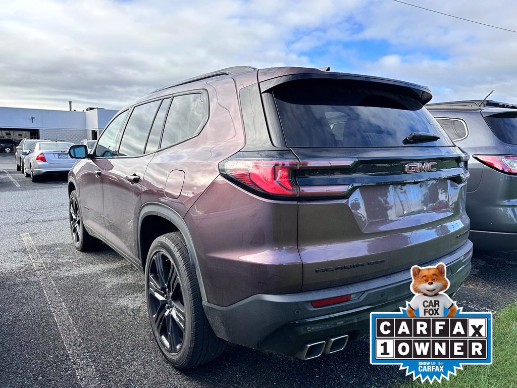 Used 2025 GMC Acadia Elevation w/ Elevation Premium Package AWD/4WD image 3