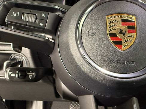 New 2026 Porsche Macan image 37