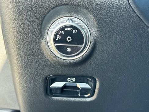 Used 2022 Mercedes-Benz C 300 Sedan image 22