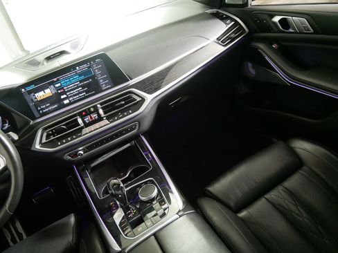 Used 2020 BMW X7 M50i w/ Dynamic Handling Package AWD/4WD image 11