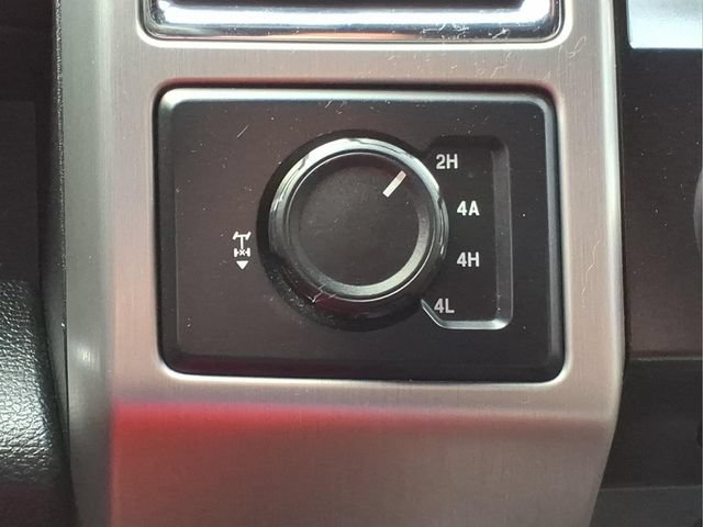 Used 2015 Ford F150 Platinum w/ Equipment Group 701A Luxury AWD/4WD image 21