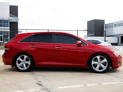 Used 2015 Toyota Venza XLE image 18