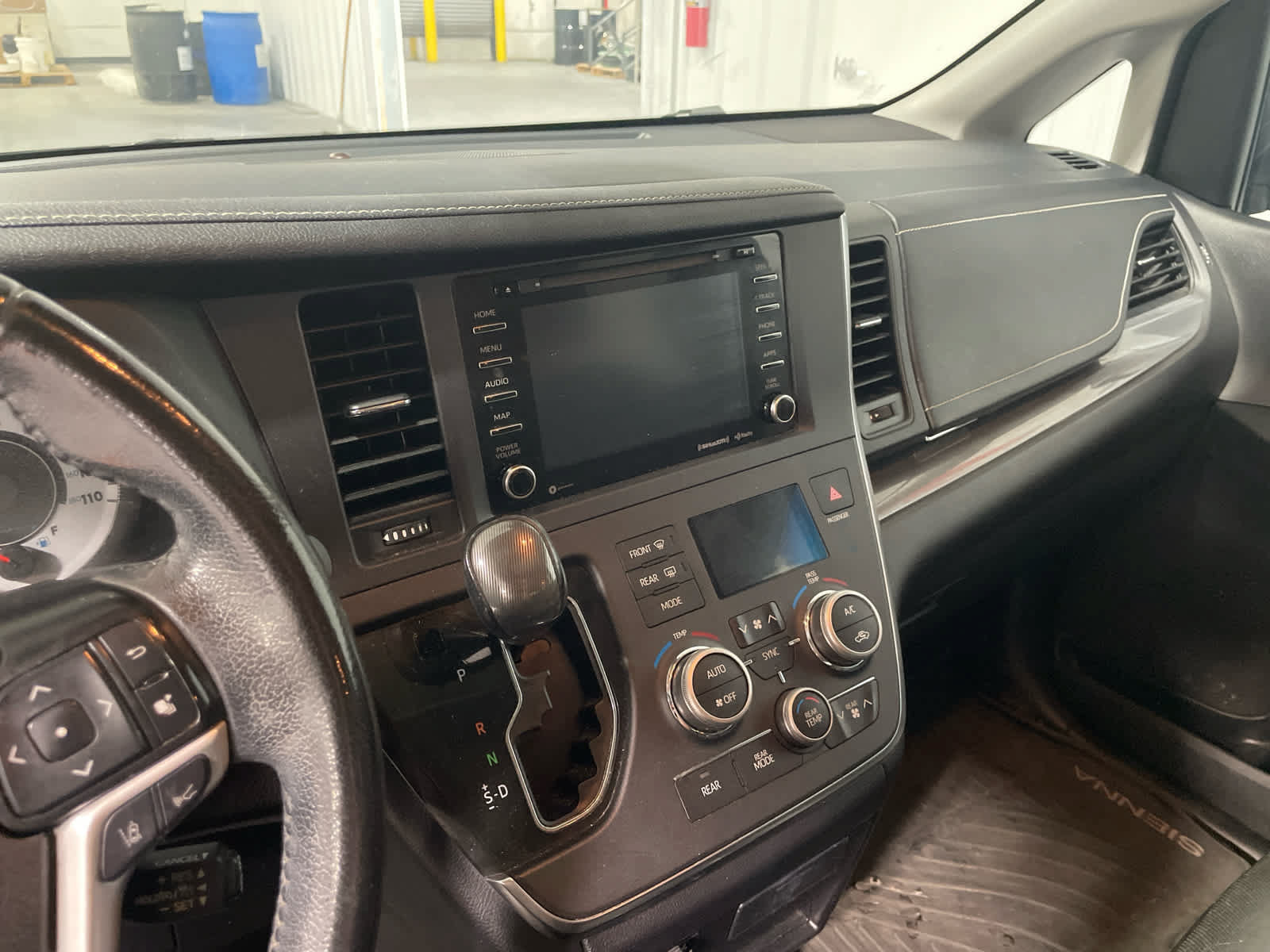 Used 2019 Toyota Sienna SE AWD/4WD image 7
