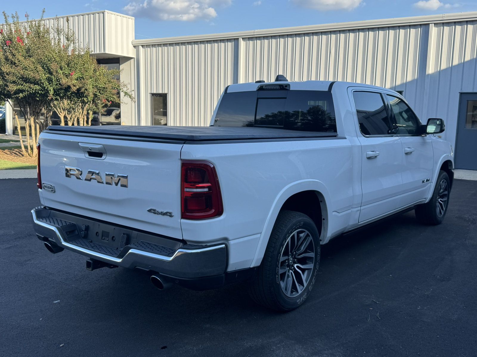 Used 2025 RAM 1500 Limited AWD/4WD image 5