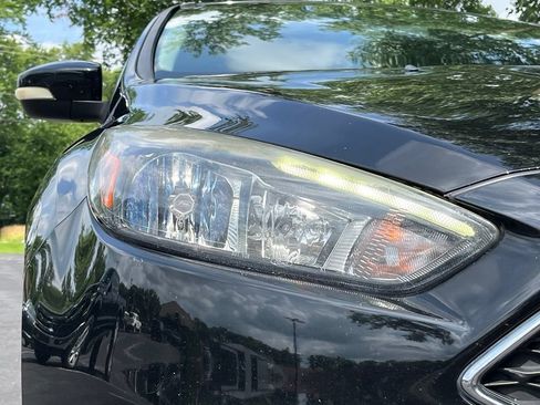 Used 2017 Ford Focus SEL FWD image 10