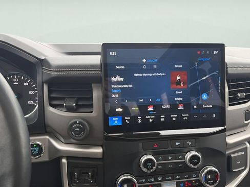 Used 2022 Ford Expedition XLT image 34