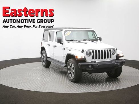 Used 2018 Jeep Wrangler Unlimited Sahara AWD/4WD image 46