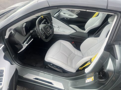 Used 2024 Chevrolet Corvette Stingray Premium Conv RWD image 13