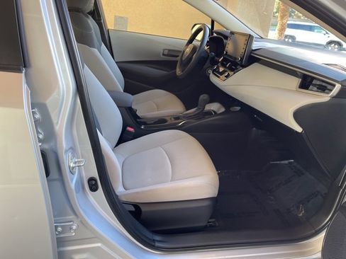 Used 2022 Toyota Corolla LE image 27