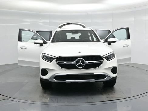 Used 2024 Mercedes-Benz GLC 300 image 29