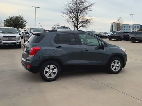 Used 2021 Chevrolet Trax LT image 9